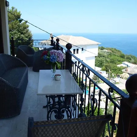 Paradeisos Penthouse Apartment
